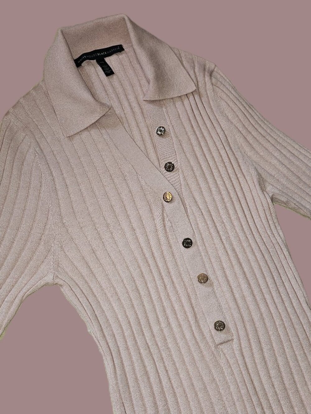 WHBM SOFT PINK RIBBED SHORT SLEEVED SWEATER WITH SILVER BUTTONS SZ XS - Picture 1 of 13